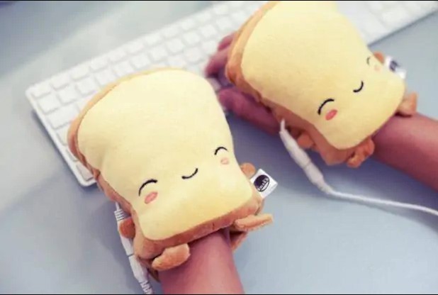12 Cubicle Accessories That Will Instantly Make Your Workspace More Awesome| Skutchi Designs | Blog Post